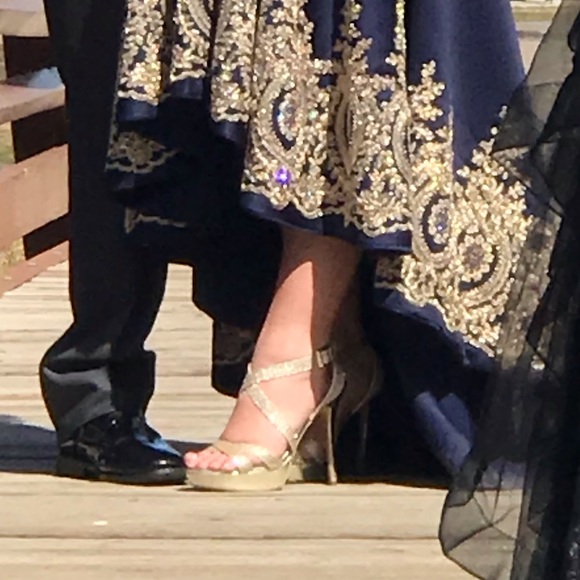 Gold strap heels - Picture 4 of 4